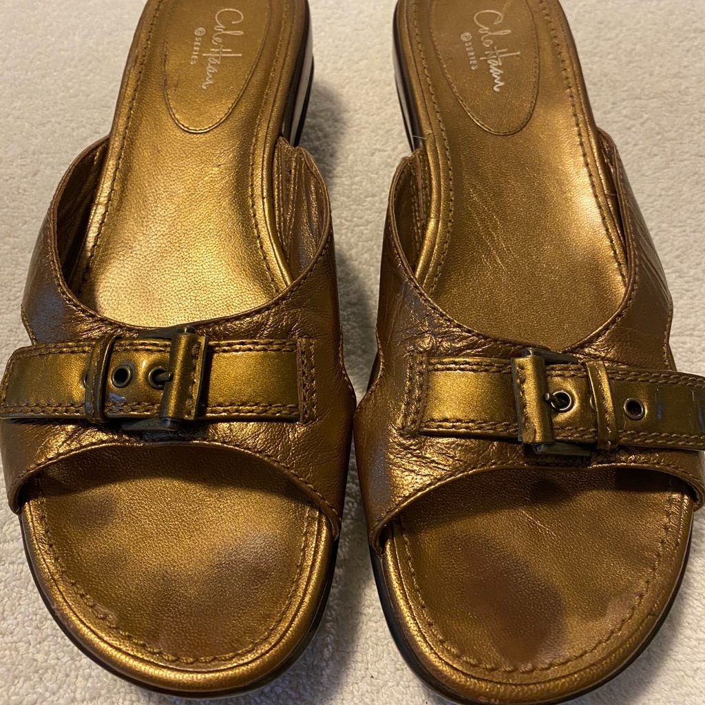 Almost Brand New  Super Comfortable Sandals By Cole Haan  Box 64